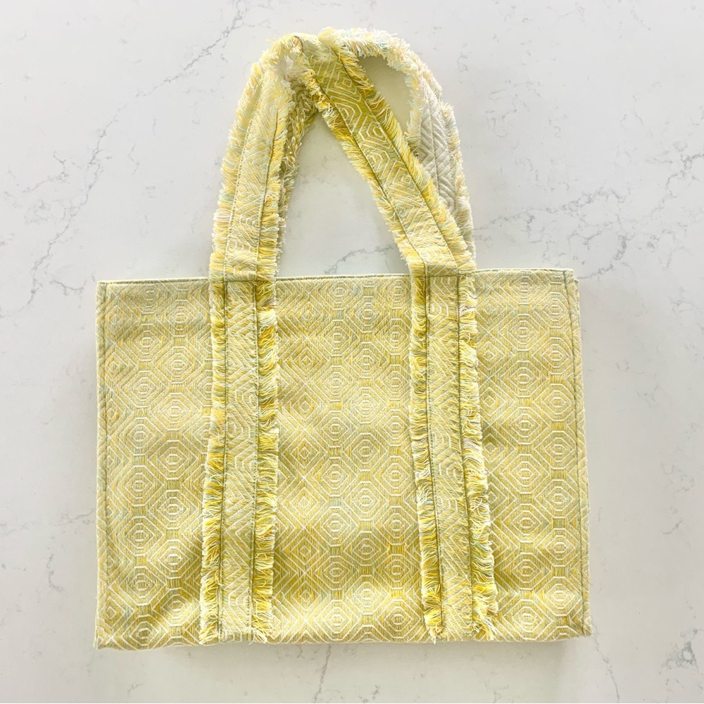 Nash Grey Geoprint Fringe Beach Tote